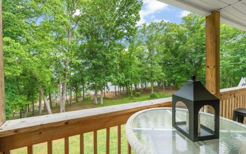 Dockside Dreamz #2 w/beach and dock - Close to Clarksville and Bluestone launch