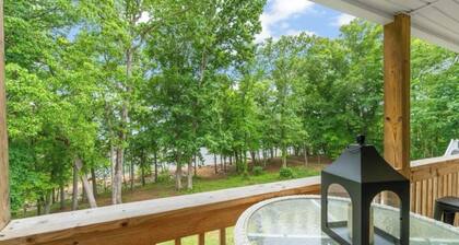 Dockside Dreamz #2 w/beach and dock - Close to Clarksville and Bluestone launch