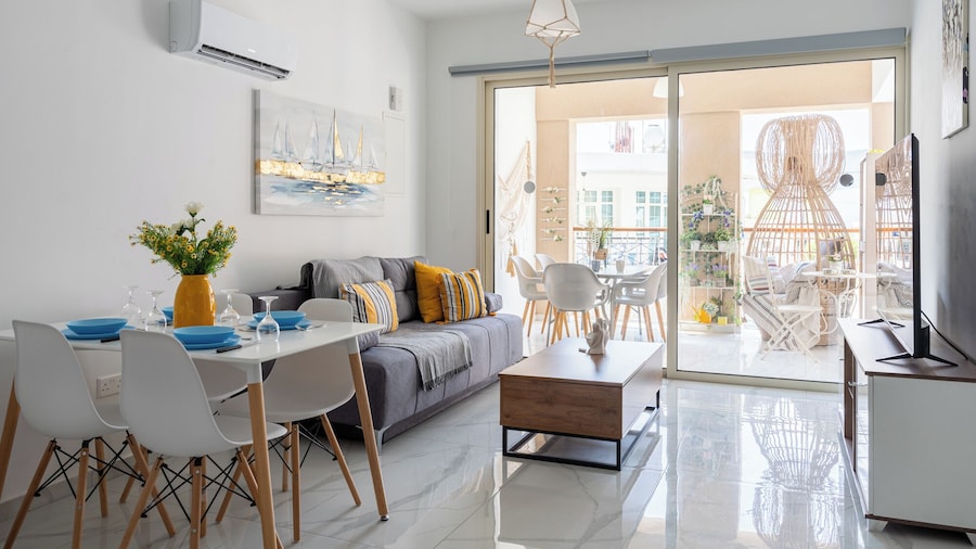 Infinity 1-Bedroom Apartment in Larnaca