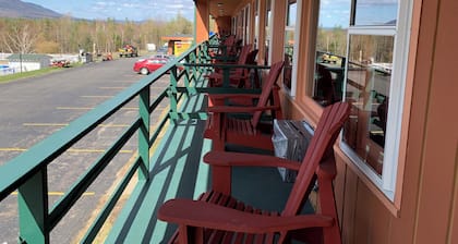 Ledgerock at Whiteface - Deluxe King Room