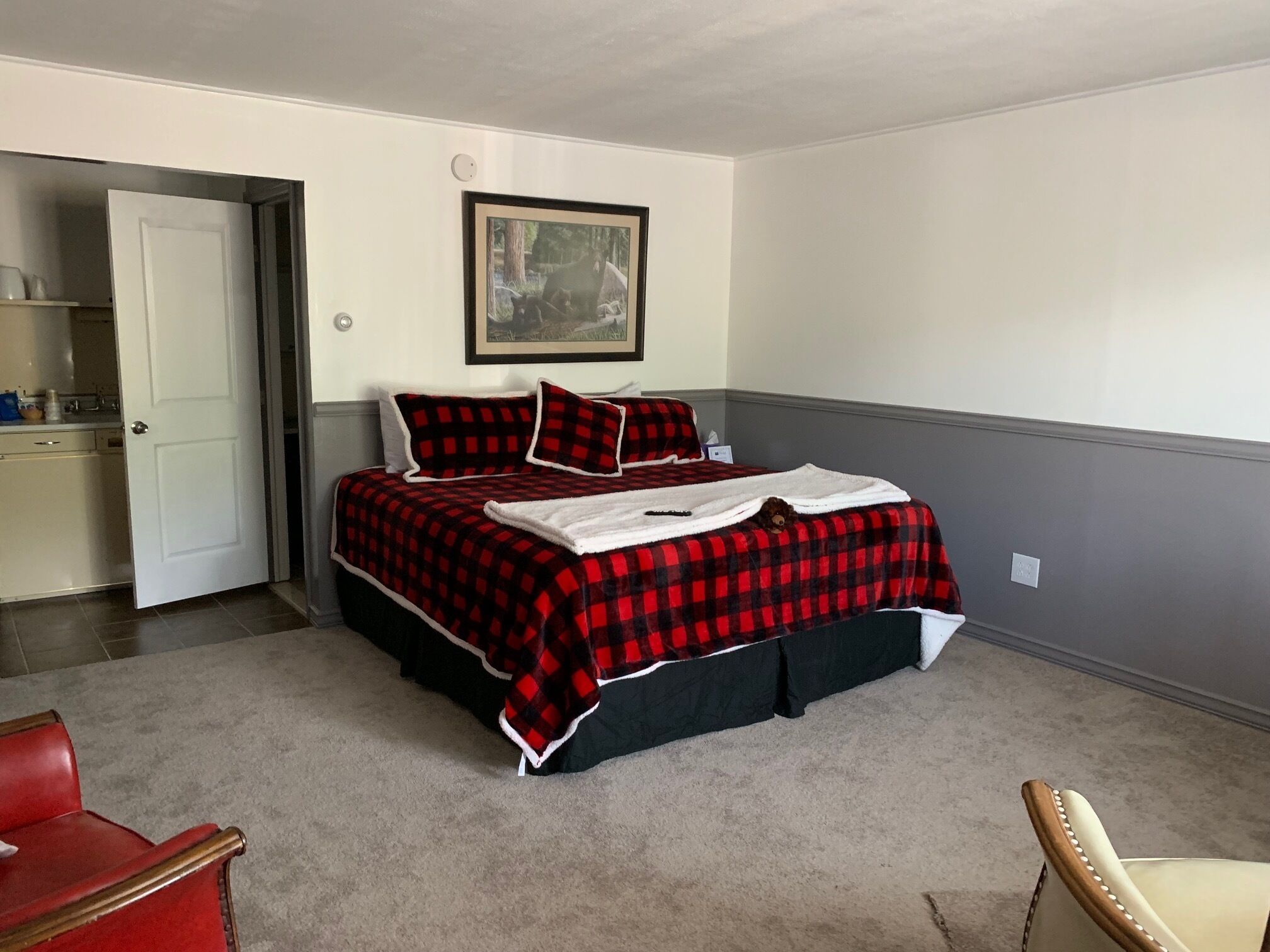 1 bedroom, bed sheets