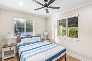 2 bedrooms, iron/ironing board, WiFi