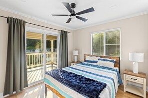 2 bedrooms, iron/ironing board, WiFi