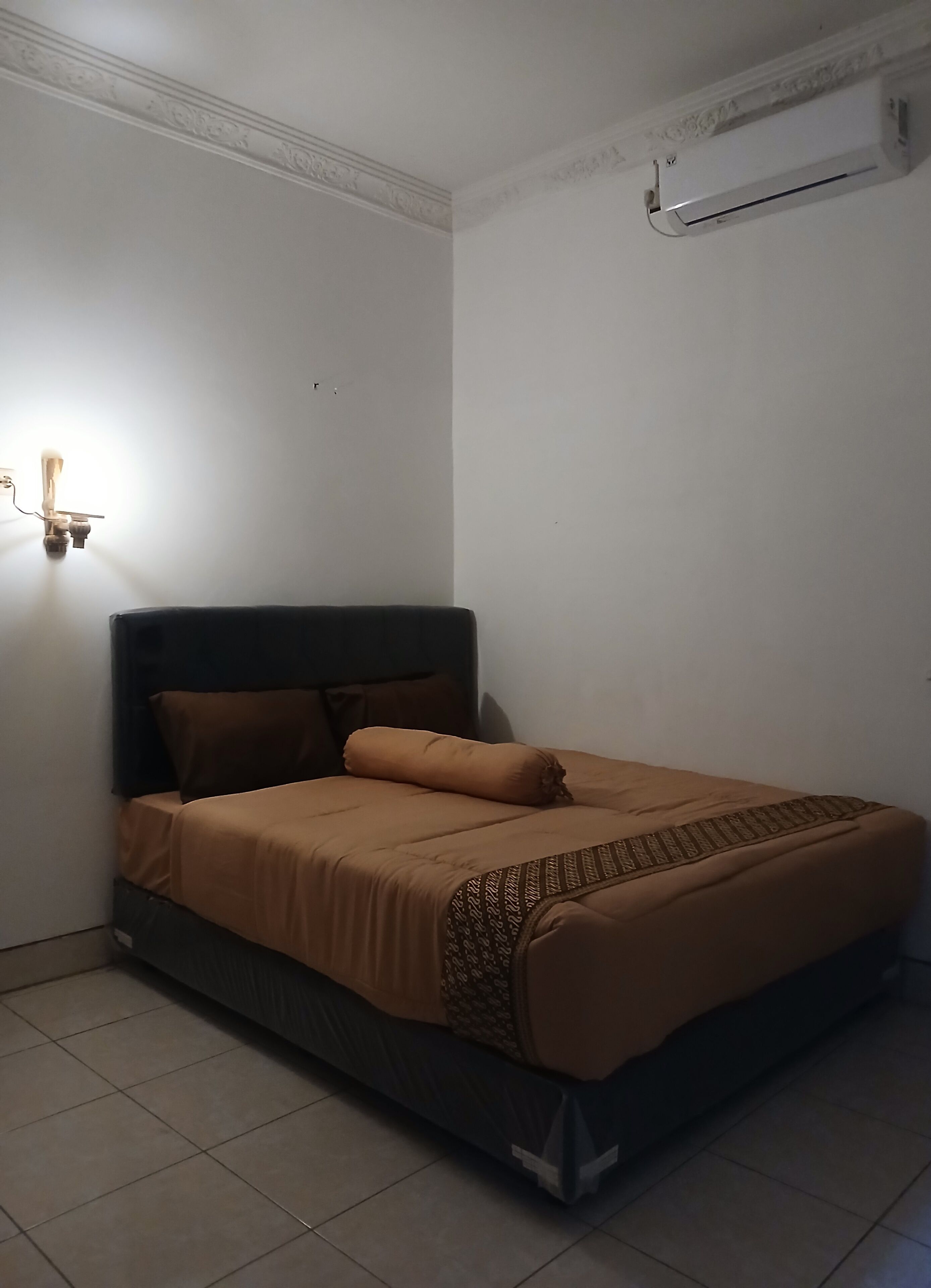 Romantic Room, 1 Bedroom | Desk, laptop workspace, bed sheets