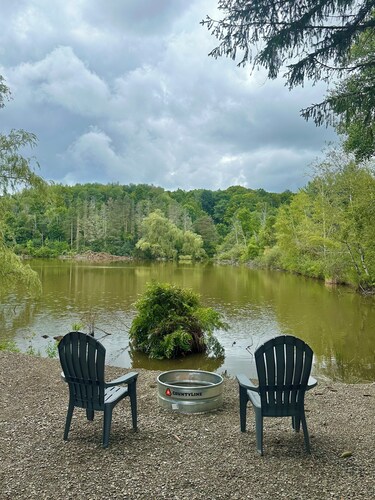 Cozy Couple’s Cabin