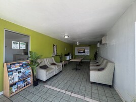 Desayuno continental incluido todos los días 