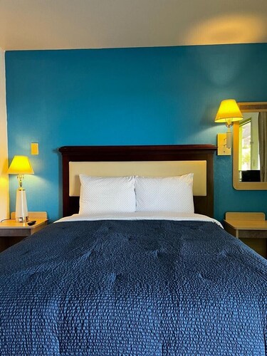 Parkside Inn by PHG - Sweetwater