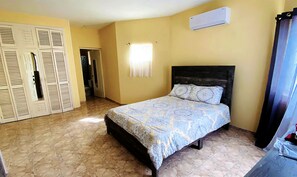 3 bedrooms, internet, bed sheets