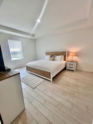 3 bedrooms, iron/ironing board, Internet, bed sheets - SPRING HAVEN RETREAT! A BEUTIFULL ANDSPOTLESS!! (Newberry)