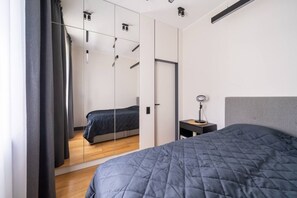 1 habitación, tabla de planchar con plancha, wifi y ropa de cama