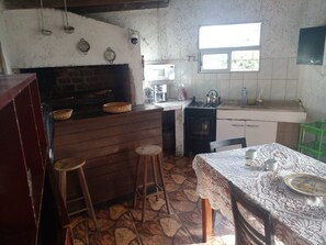 Microondas, horno, cafetera y tetera y tetera eléctrica