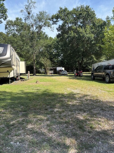 Tree lined, family and pet friendly campground in Livingston, TX