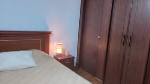 2 室のベッドルーム、WiFi、ベッドシーツ