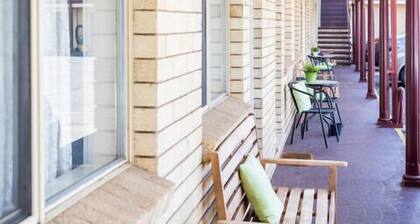 Lilac City Motor Inn 1 Room Family 19