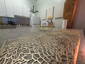 Mikrobølgeovn, ovn og kokeplater