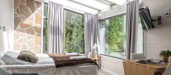 Luminous Lakeside Suite in Laukaa