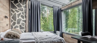 Comfy Suite with Terrace and Lake Views