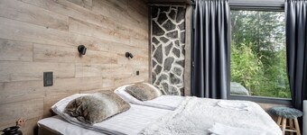 Comfy Suite with Terrace and Lake Views