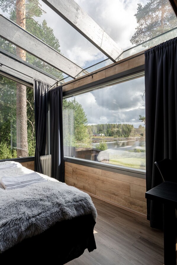 1 bedroom, desk, free WiFi, bed sheets - Private & Cozy Suite with terrace and lake views (Kuusa)