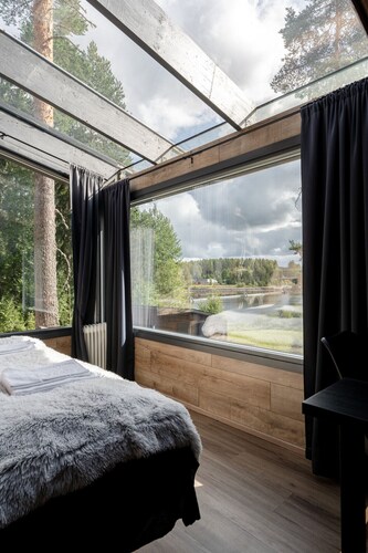 Private & Cozy Suite with terrace and lake views