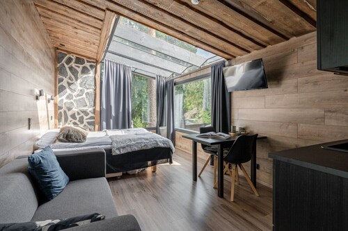 Koskisviitti 4 - Private & Cozy Suite with Terrace and Lake Views