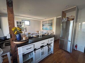 Interior - Lovely 1-bedroom Laguna Beach Suite, just a short stroll to Crescent Bay (Laguna Beach)