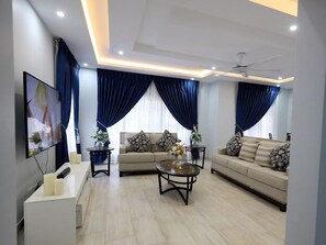 スマートテレビ、PC モニター