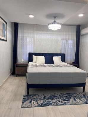 2 chambres, coffres-forts dans les chambres, bureau