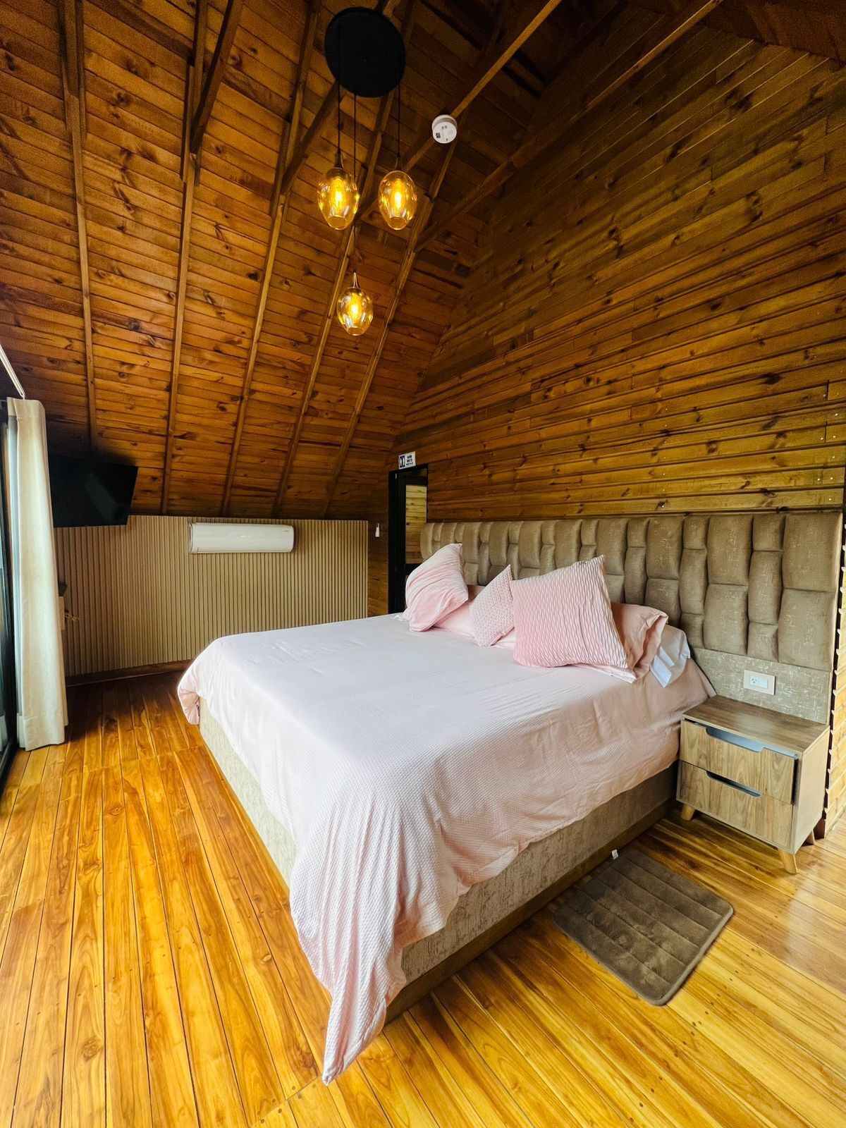 Deluxe Double Room, 1 Katil Raja (King), Jetted Tub, Mountain View | Meja, ruang kerja komputer riba, Wi-fi percuma 