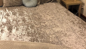 2 bedrooms, bed sheets