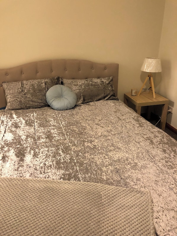 2 bedrooms, bed sheets