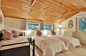 5 habitaciones, tabla de planchar con plancha y acceso a internet