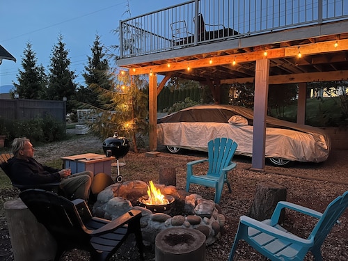 Nice 2-bedroom walk-in lower suite in Salmon Arm. Private parking and yard.