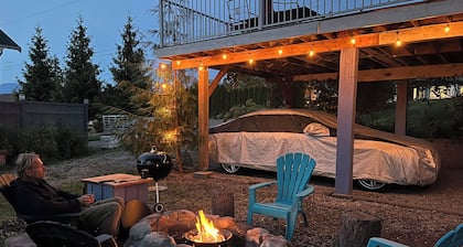 Nice 2-bedroom walk-in lower suite in Salmon Arm. Private parking and yard.