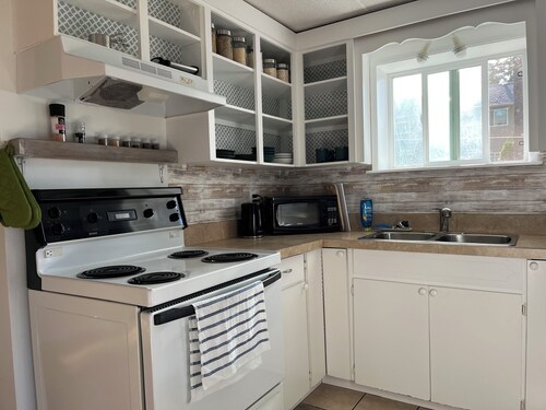 Nice 2-bedroom walk-in lower suite in Salmon Arm. Private parking and yard.