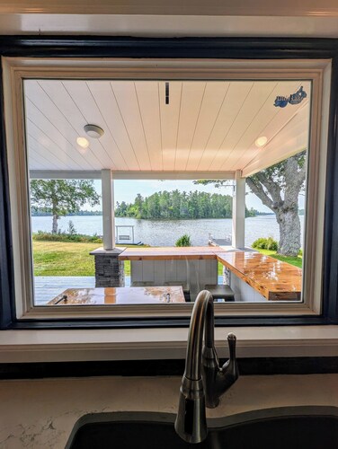 Haven Point Lakefront Bungalow