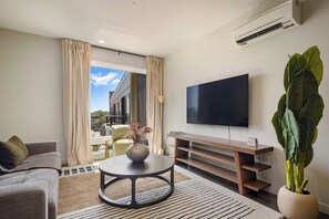 LED TV, foosball, books - Luxury Apartments by Hyatus White Plains (White Plains)