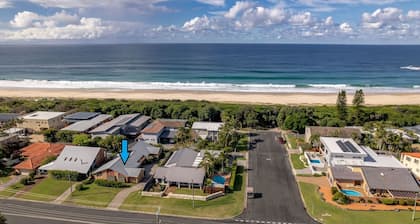 Villa Salina Forster - 1 Minute walk to the golden sands of One Mile Beach