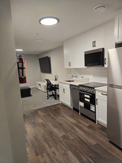 Charming 2-bedroom guest suite in Calgary.