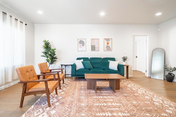 Unclassified image, 1 of 21, button