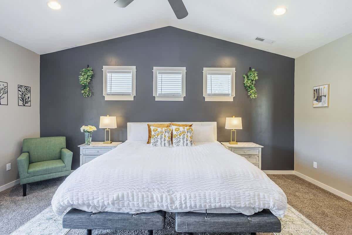 5 bedrooms, iron/ironing board, travel cot, WiFi