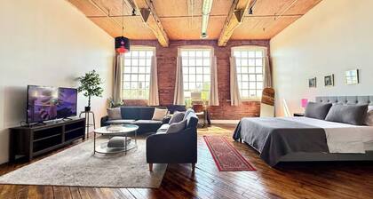 Downtown: The Belle Isle View Loft