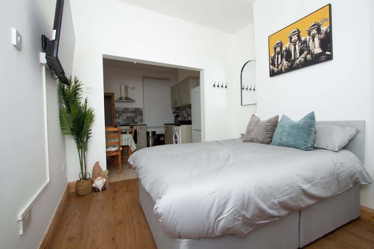 1 bedroom, iron/ironing board, free WiFi, bed sheets
