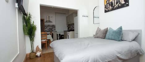 1 bedroom, iron/ironing board, free WiFi, bed sheets