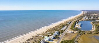 Spacious  6-bedroom Oceanfront home! Pet Friendly! Sleeps 14!