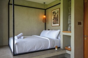 Minibar, in-room safe, iron/ironing board, free WiFi