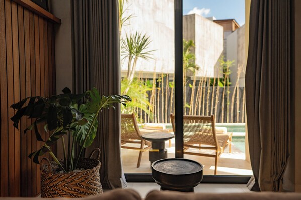 Romantische kamer, uitzicht op zwembad | Terras