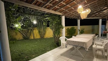 Outdoor dining