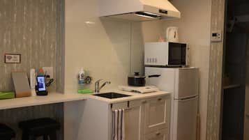 Desk, soundproofing, iron/ironing board, free WiFi