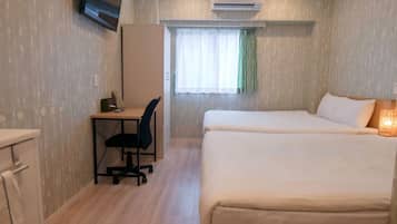 Desk, soundproofing, iron/ironing board, free WiFi